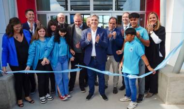 Llaryora habilitó el nuevo edificio de la escuela Proa Alsina de Río Cuarto