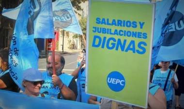 UEPC rechazó "emplazamientos e intimaciones a jubilarse por parte del Gobierno de Córdoba"