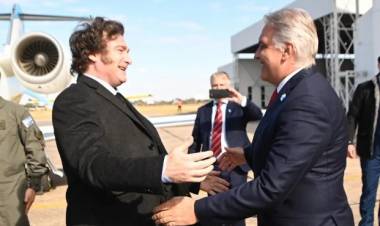 "Córdoba mostró libertad de expresión", dijo Llaryora tras la visita de Milei y tildó de "chiquilinadas" los silbidos