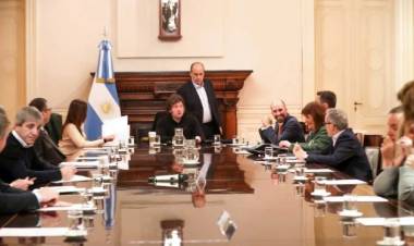 El Presidente encabezó una reunión de Gabinete, el día después de la agitada ronda en los mercados