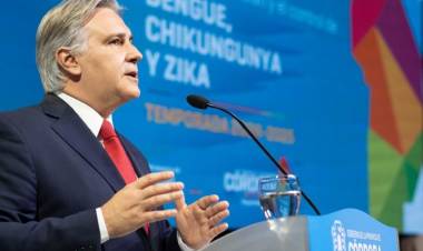 Llaryora anunció la compra de 150 mil vacunas contra el dengue