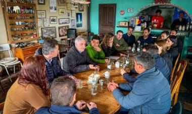 Incendios: la Provincia coordina con intendentes y jefes comunales las acciones de remediación en la zona de Punilla