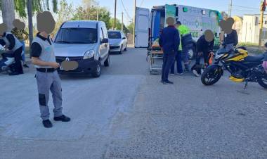 Accidente de tránsito: colisión entre dos motocicletas deja una persona lesionada