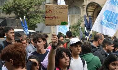 En medio del conflicto educativo, el Gobierno eliminó el Fondo Fiduciario del Progresar