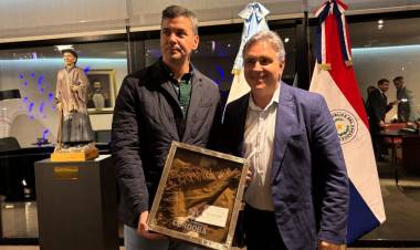 Llaryora recibió al presidente de Paraguay, Santiago Peña