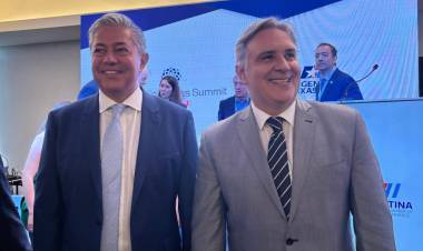 Ante petroleros nacionales y extranjeros, Llaryora promueve el cluster del petróleo, gas y minería de nuestra provincia