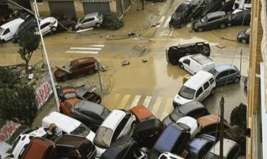 Las inundaciones en Valencia dejan al menos 95 muertos y decenas de personas desaparecidas