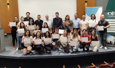 Se entregaron certificados del Curso de Herramientas Contables