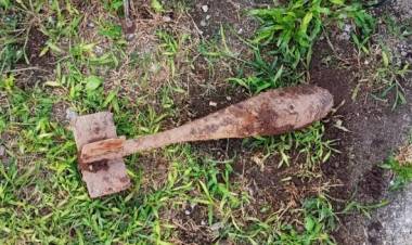 Excavaban el patio para instalar una piscina y encontraron un artefacto explosivo
