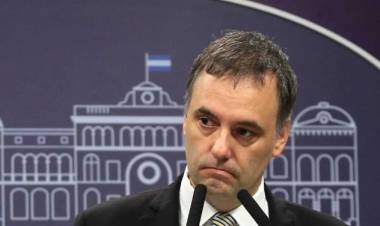 A través de Adorni, el Gobierno cuestionó a la jueza que liberó a los detenidos en la represión