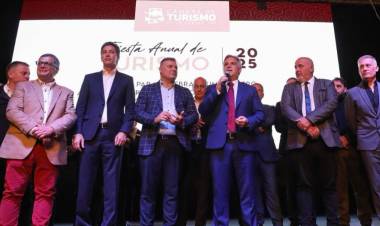 Llaryora anunció la construcción de un hospital para Carlos Paz