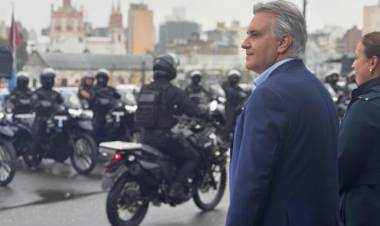 Fuerte respaldo de Llaryora a la Fuerza Policial: “Tienen un gobierno que los respeta y que sabe que se juegan la vida”