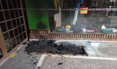 Una persona en situación de calle sufrió quemaduras, tras incendiarse el colchón en el que dormía