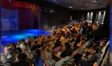 Con un especial por el Día del Padre, se renueva la cartelera en el Teatrillo: teatro, música y danza