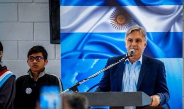 Llaryora inauguró en Carlos Paz el nuevo edificio del IPEM 190: “Una escuela moderna para el futuro de nuestros jóvenes”