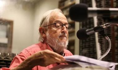 Falleció Daniel Divinsky, el histórico editor que publicó por primera vez a Mafalda en libro