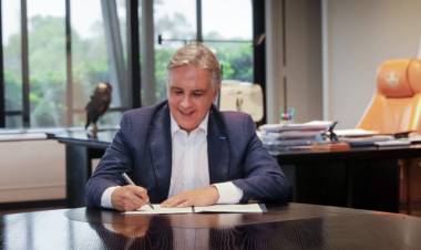 Llaryora Promulgó la Ley del Programa de Igualdad Territorial