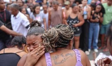 Río de Janeiro: el gobernador Castro habló de “cuatro víctimas, los policías”, cuando los muertos llegan a 136