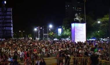 La Peatonal San Francisco vivirá su quinta noche: la grilla para el domingo 8 de febrero
