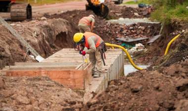 avanza la obra de desagües pluviales en barrio Parque