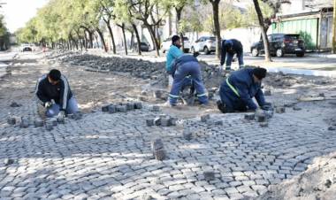 Continúa buen ritmo la reparación del adoquinado en cercanías de la Terminal de Ómnibus