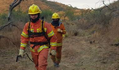 Incendios: se mantiene el riesgo alto y la Provincia refuerza las tareas de prevención