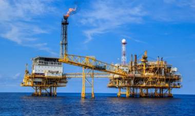 El Gobierno lanza una licitación internacional para explorar petróleo y gas costa afuera
