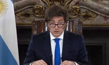 Milei reúne al Gabinete tras la Argentina Week en París