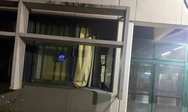Tres menores fueron demorados tras ingresar a una escuela durante la madrugada del jueves