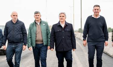 Altonivel de avenida Vélez Sarsfield: Llaryora y Passerini supervisaron los trabajos de asfaltado del viaducto