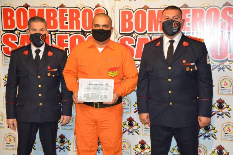 BOMBERO DESTACADO POR MÉRITO EN SU ACCIÓN