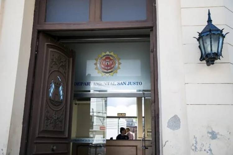 Salió de su casa y quedó detenido: lo acusan por robo