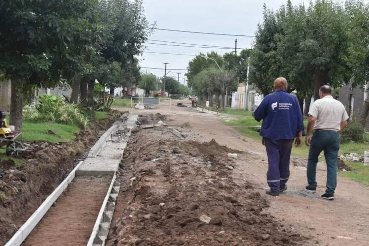 Seguimos trabajando Obra de cordón cuneta