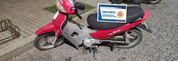  MOTOCICLETA CON PEDIDO DE SECUESTRO