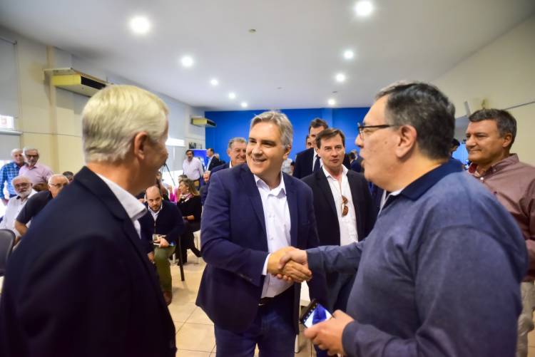 Martín Llaryora encabezó una jornada de trabajo con federaciones de cooperativas y mutuales de la provincia