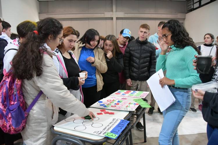 Centenar de jóvenes recorrieron la 6º Expo Polo Educativo