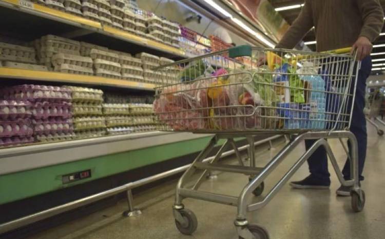 Defensor del Pueblo: la canasta básica de alimentos aumentó 14,72% en agosto