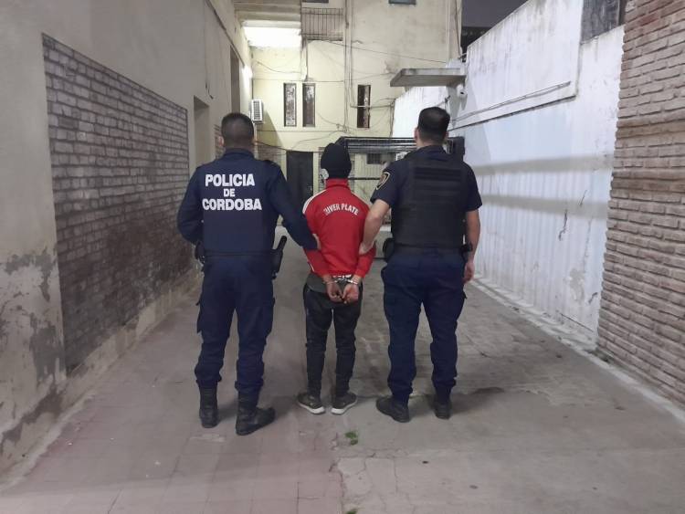 APREHENSIÓN DE MASCULINO POR HURTO Y RECUPERO DE ELEMENTOS 
