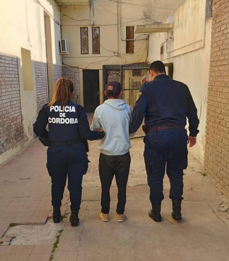 HURTO EN OBRA, APREHENSIÓN DE MASCULINO Y RECUPERO DE ELEMENTOS