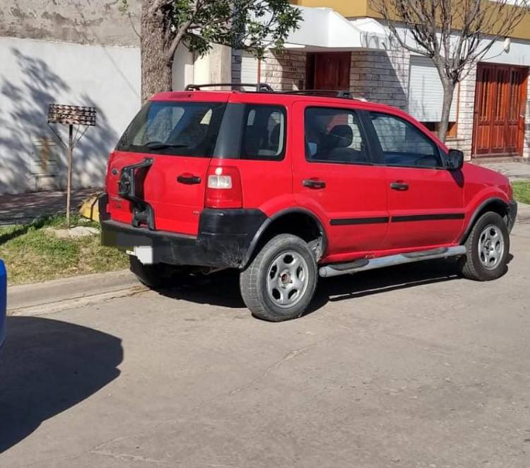 AUTOMÓVIL CON PEDIDO DE SECUESTRO