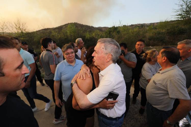 El gobernador Schiaretti recorrió la zona de los incendios