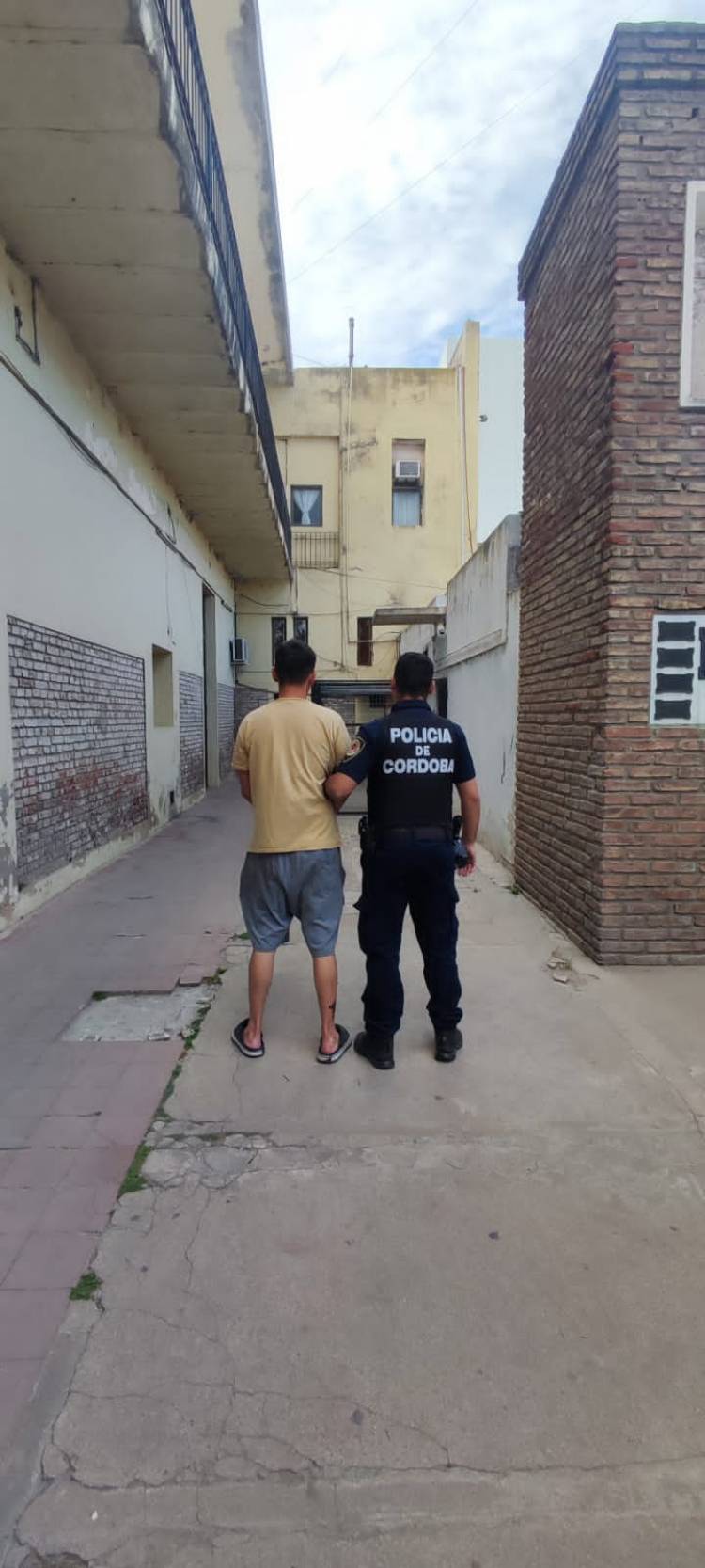  APREHENSIÓN DE MASCULINO POR VIOLENCIA FAMILIAR, LESIONES Y DAÑOS