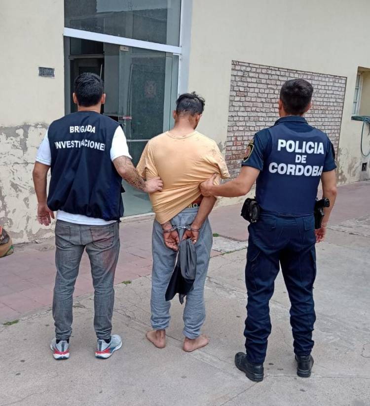 DETENCIÓN DE MASCULINO POR HECHOS DE ROBOS REITERADOS
