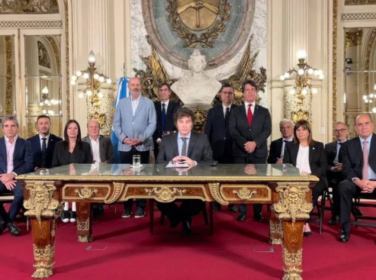 Milei en cadena nacional: "Empezamos el camino de la reconstrucción tras décadas de fracasos"