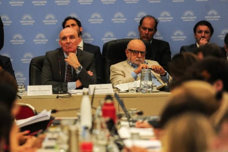 Diputados: tensión, gritos y fuertes cruces en el inicio del debate por la ley ómnibus
