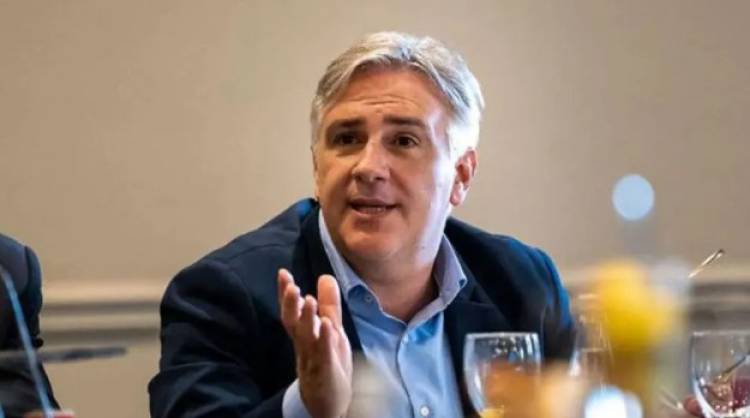 La respuesta de Llaryora sobre el posible uso de cuasimonedas en Córdoba