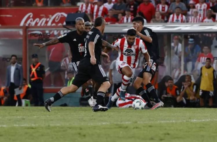 Copa de la Liga: Instituto no pudo frente a Deportivo Riestra y en el debut empató 0 a 0