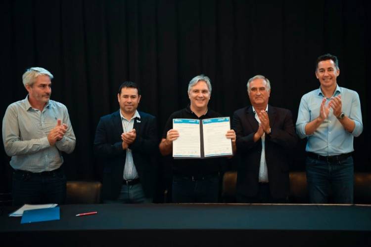 La Provincia ejecutará el acueducto Santa Elena- San Francisco del Chañar