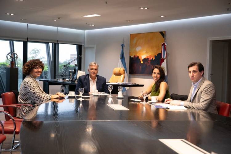 Llaryora se reunió con autoridades del CIPPEC