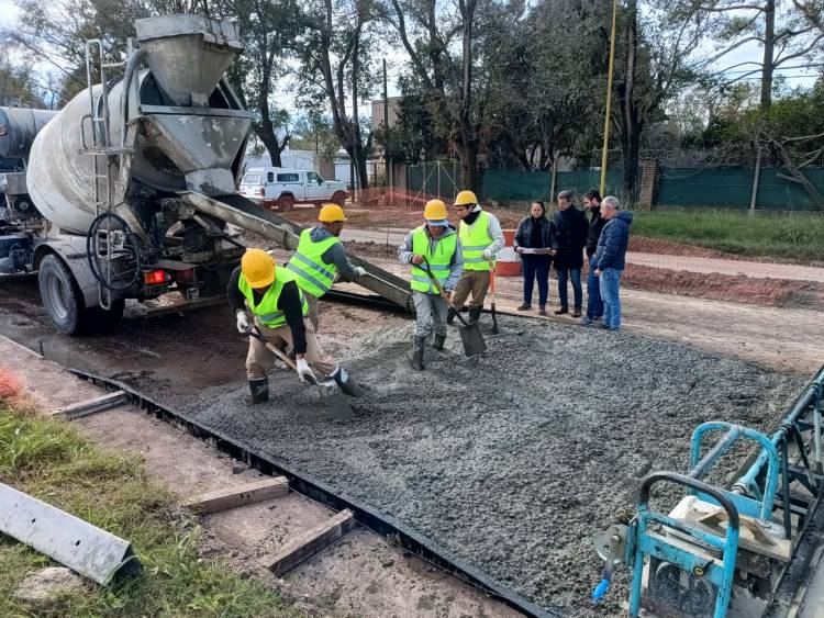 Bernarte supervisó trabajos de pavimento